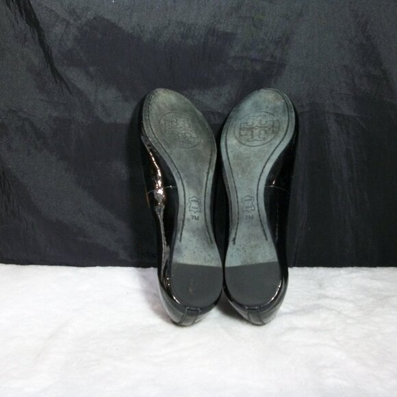 TORY BURCH CAROLINE BLACK PATENT LEATHER FASHION BALLET FLATS 7M FREE SHIP - Picture 9 of 9